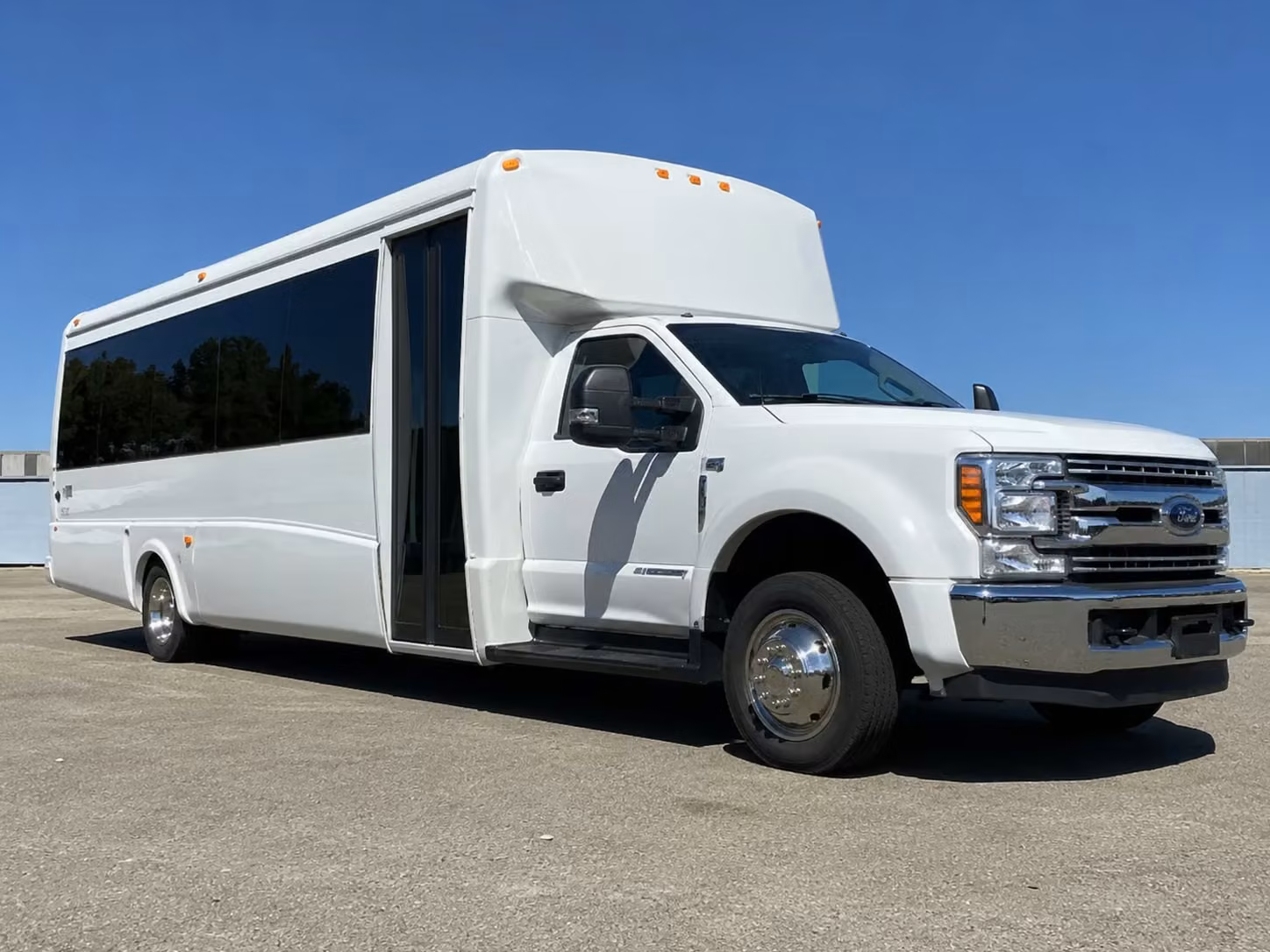 15 passenger minibus