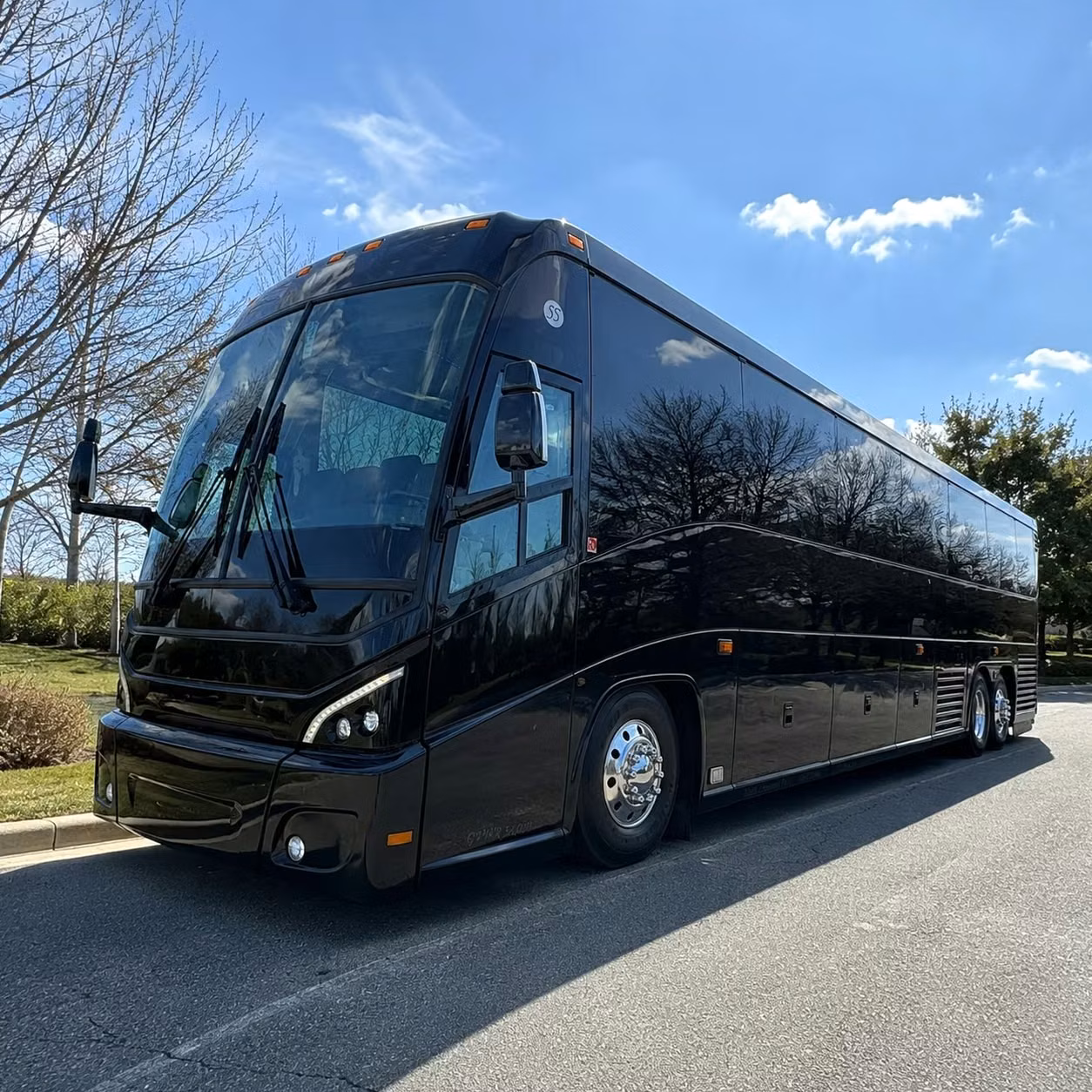 choosing the right bus size for your blaine airport group transfer