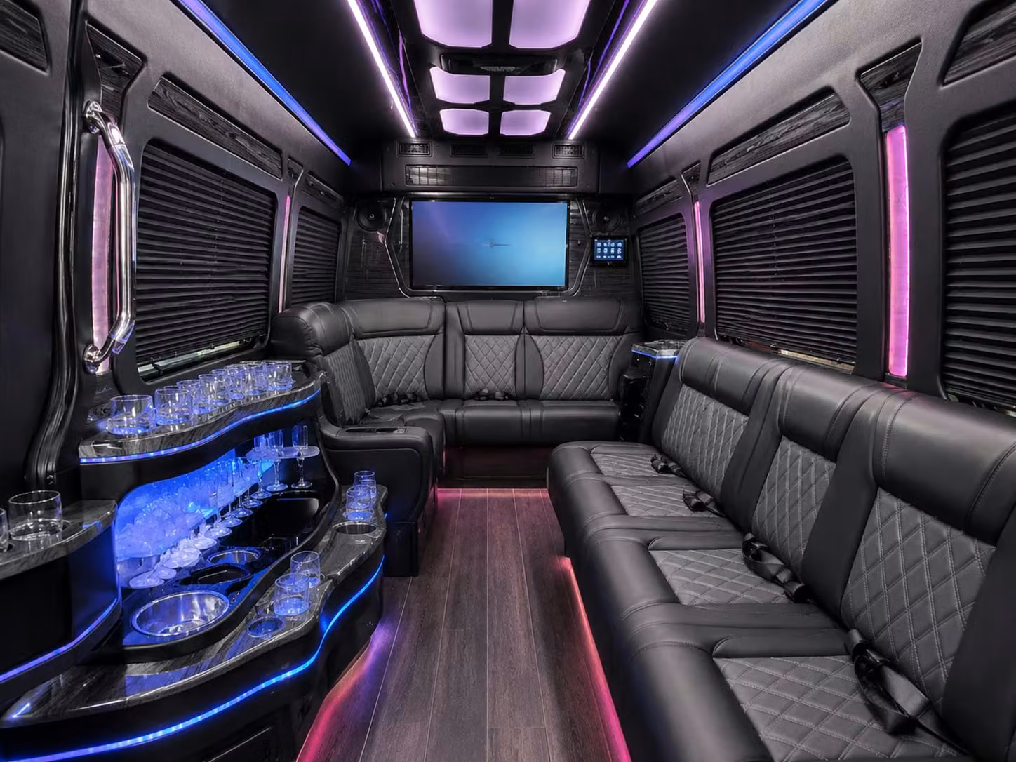 sports fan shuttles and team transportation in blaine minnesota